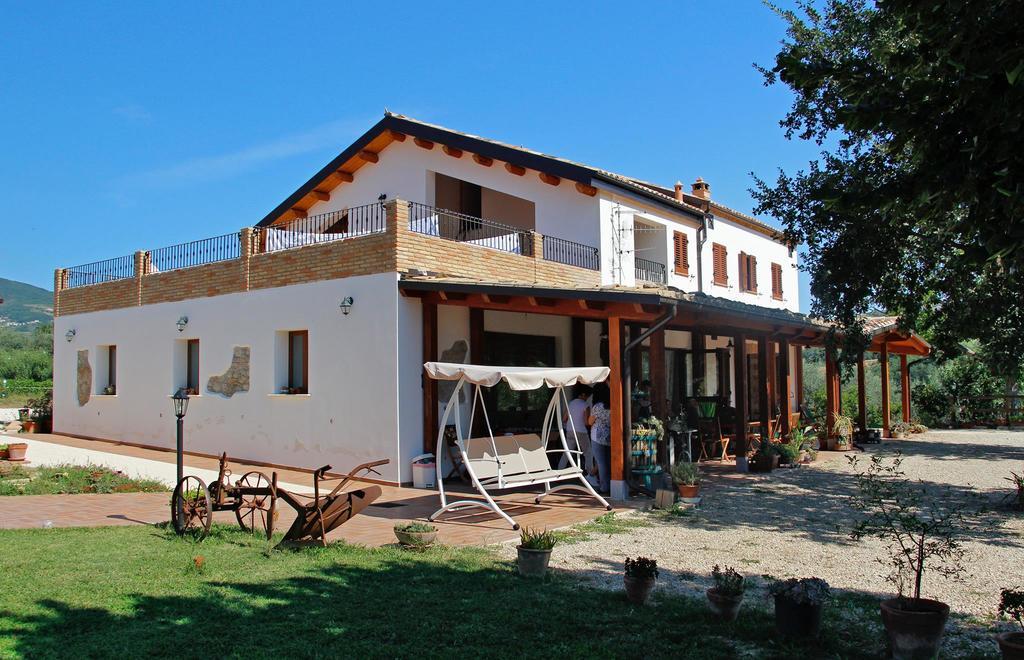 Вилла Masseria Spadone Civitella Casanova Экстерьер фото