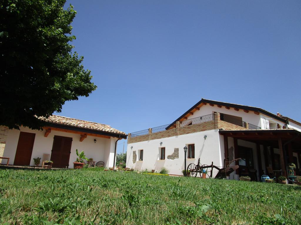 Вилла Masseria Spadone Civitella Casanova Экстерьер фото